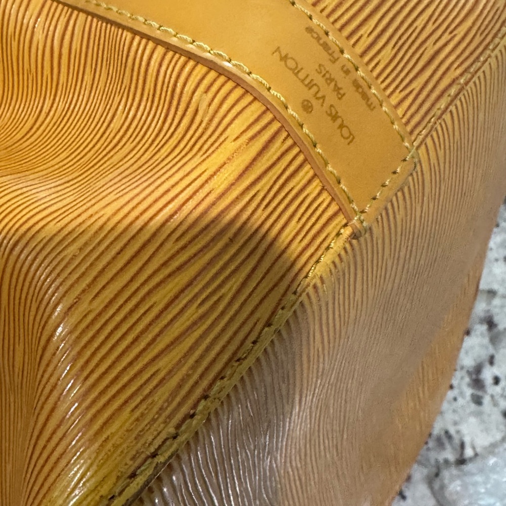 Louis Vuitton Epi Noe with COA - Picture 9 of 16